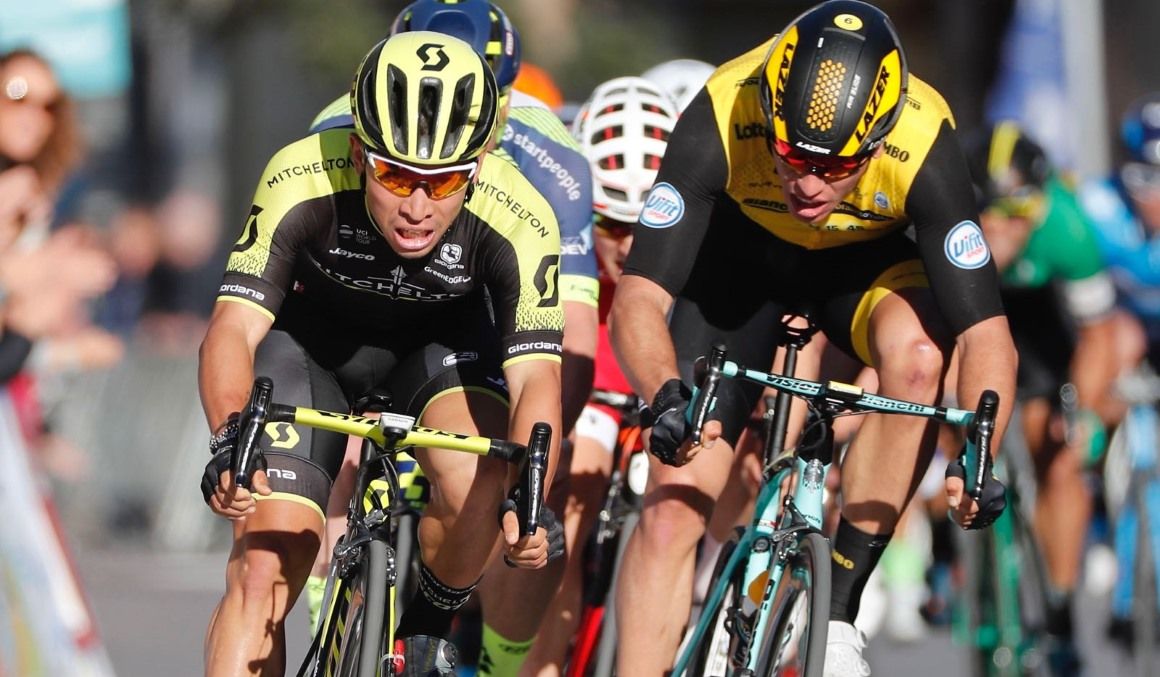 Caleb Ewan gana al sprint la Clásica de Almería