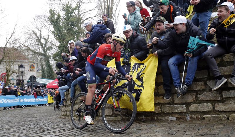 El día que García Cortina coronó primero el Kapelmuur