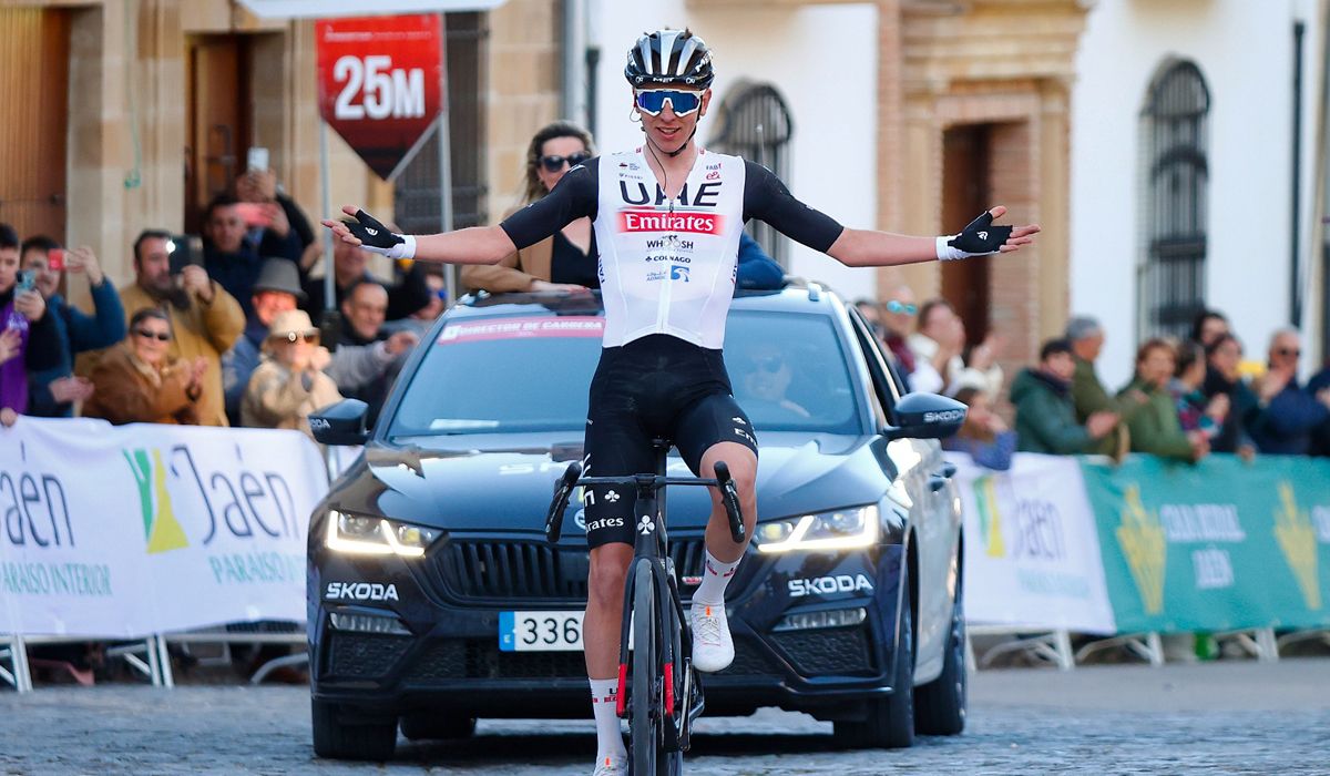 Pogacar gana la Clásica Jaén Paraíso Interior tras culminar un ataque lejano