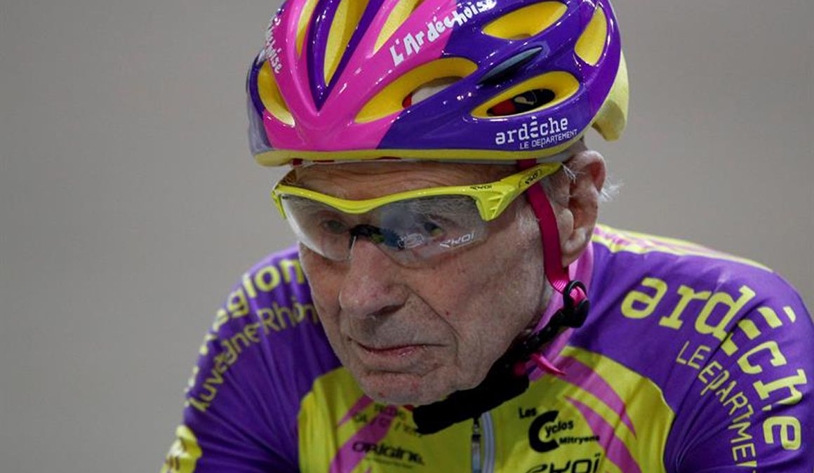 El plusmarquista centenario francés se retira del ciclismo de competición