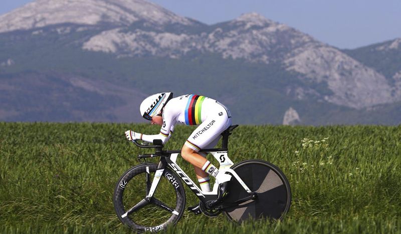 Van Vleuten, crono y liderato en la Emakumeen Bira