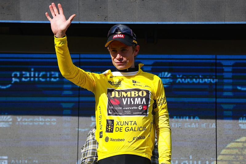 Jonas Vingegaard ya viste de líder en O Gran Camiño Jonas Vingegaard ya viste de líder en O Gran Camiño