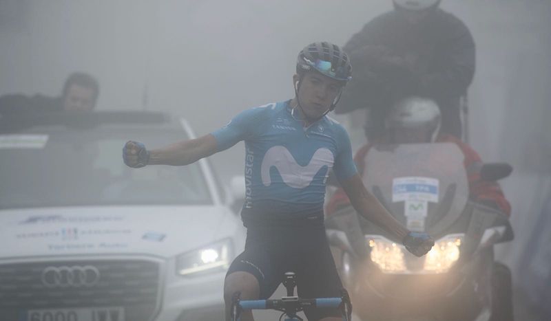 Richard Carapaz acaricia la Vuelta a Asturias