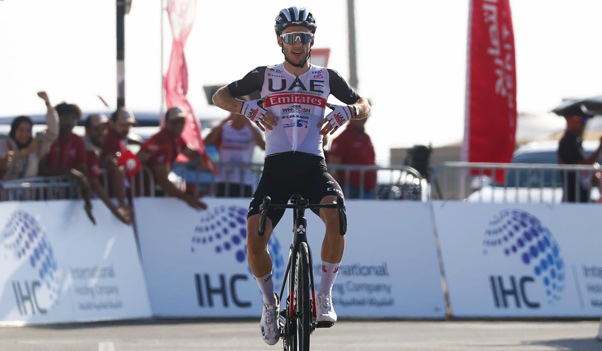 Victoria de Adam Yates (UAE Team Emirates) en la última etapa del UAE Tour