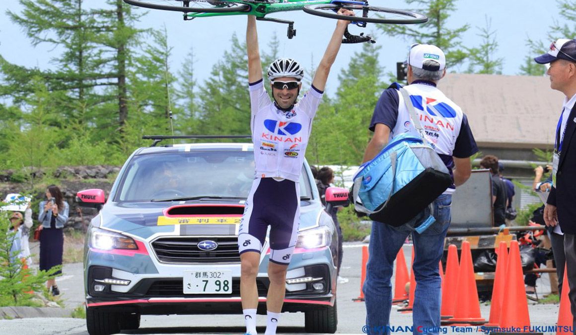 Marcos García gana en el Monte Fuji y lidera el Tour de Japón