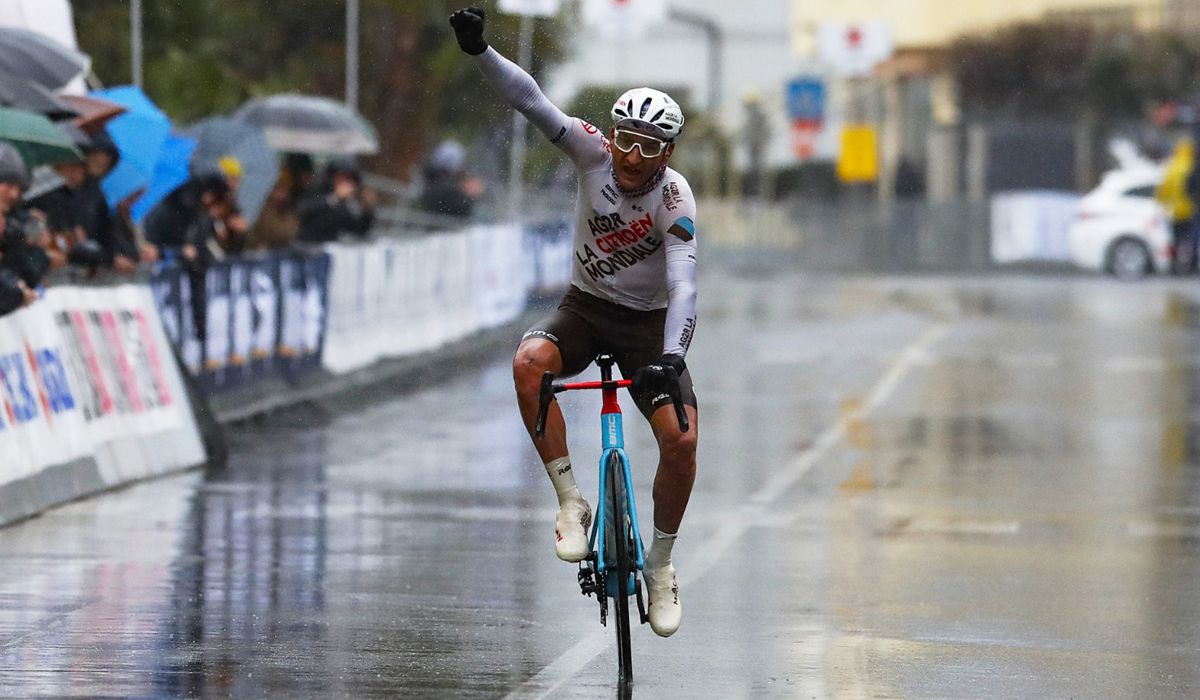 Nans Peters se lleva el Trofeo Laigueglia tras una cabalgada en solitario de 29 km