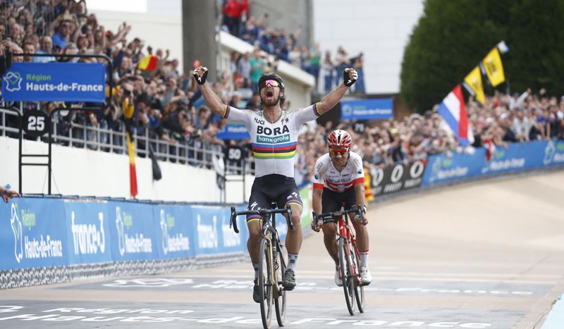 Sagan conquista su primer adoquín de Roubaix con un ataque sobre el asfalto