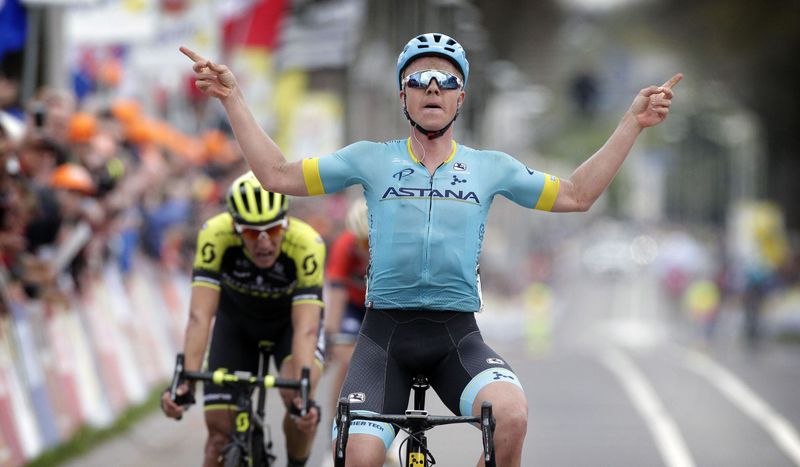 Michael Valgren se gana una cerveza en la Amstel Gold Race