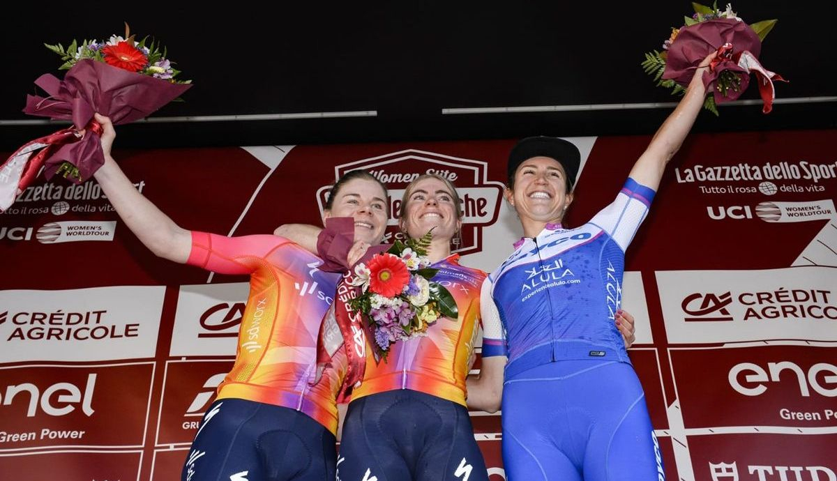 El SD Worx copó el podio de la Strade Bianche