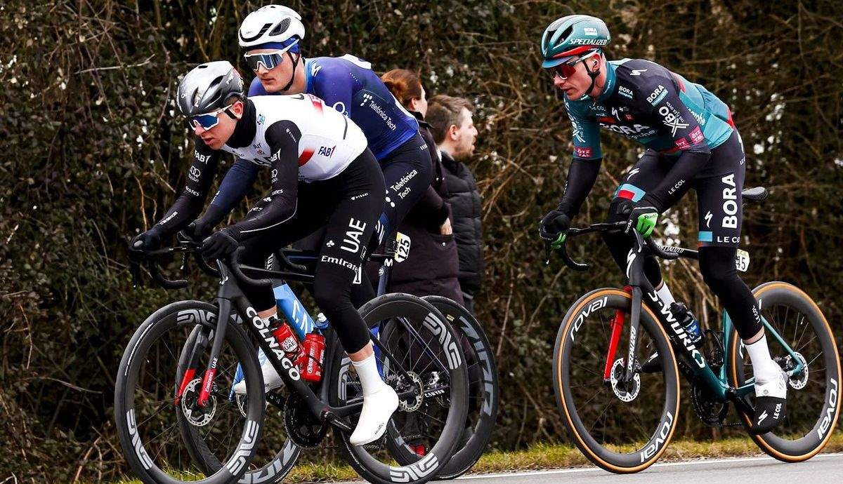 Tadej Pogacar (UAE Team Emirates) no sabe otra cosa que ser protagonista en carrera