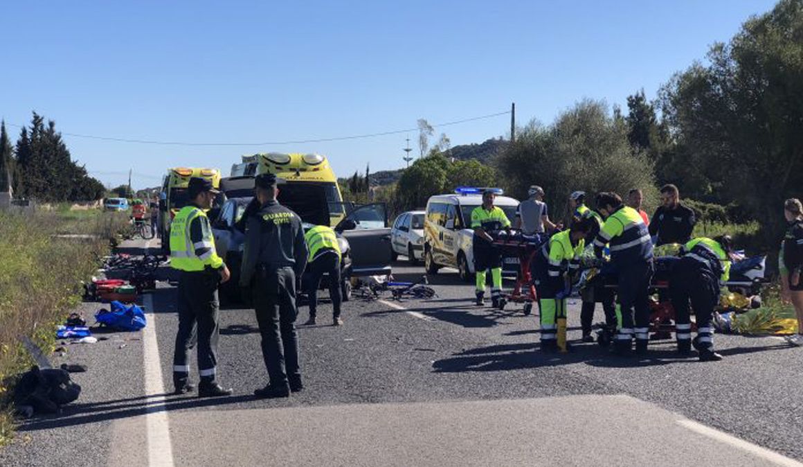 Nueve ciclistas heridos, dos graves, en un accidente en Capdepera (Mallorca)