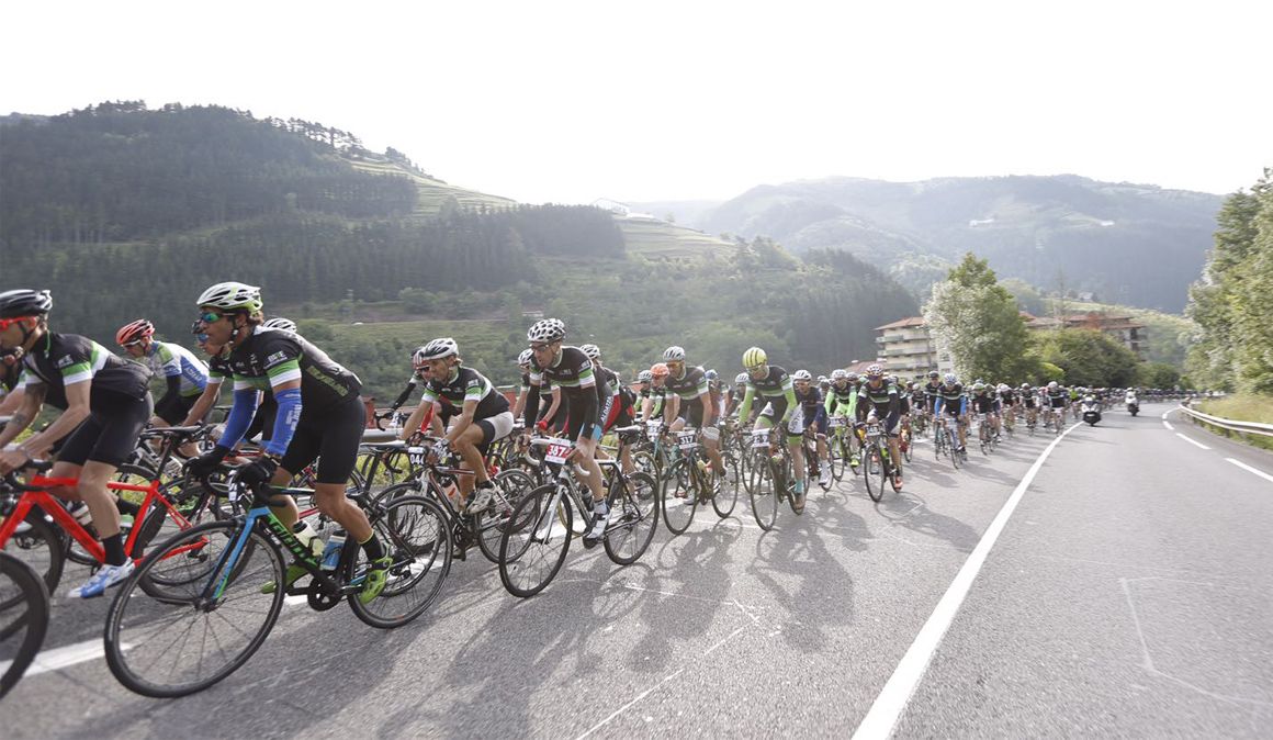 1.000 cicloturistas en la III Gran Fondo BIBE Transbizkaia y su Media Fondo
