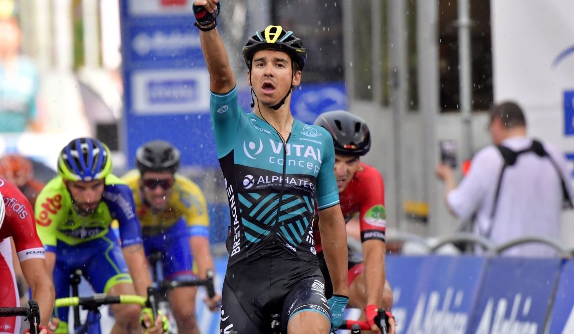 Bryan Coquard, hospitalizado tras caerse en el Tour del Limousin