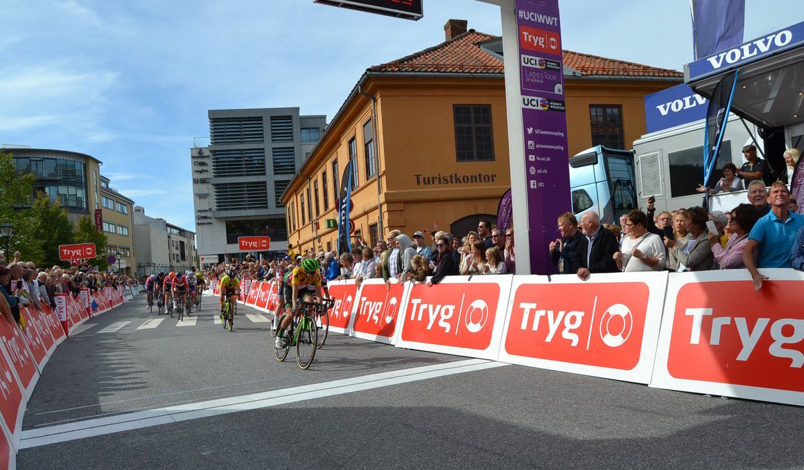 Marianne Vos, líder de la carrera, se impone en el sprint de la tercera y última etapa de la ronda noruega. 