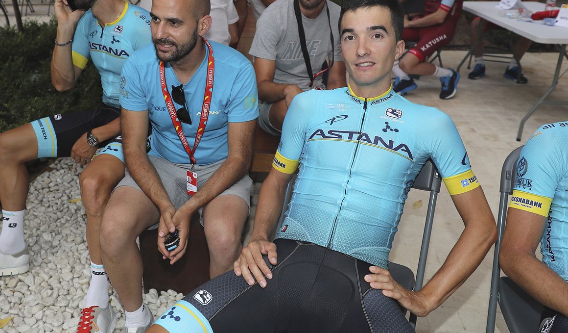 Pello Bilbao, fotografiado este jueves en Málaga en los prolegómenos de la presentación oficial de los equipos participantes en la Vuelta 2018.
