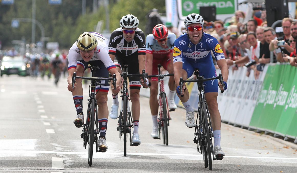 Schachmann, etapa y liderato en la Vuelta a Alemania