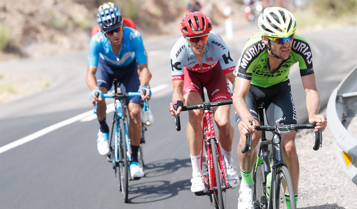 Mikel Iturria se metió en la numerosa fuga del día y acabó 15º en la meta de Roquetas de Mar