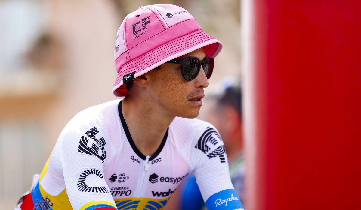 Esteban Chaves o el espectáculo del hombre del sombrero rosa