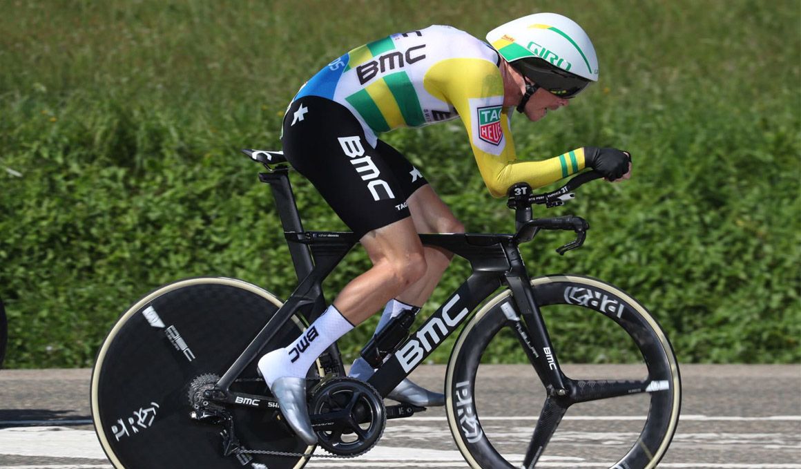 Dennis vuela, Yates sigue líder y Kruijswijk se mete en la lucha