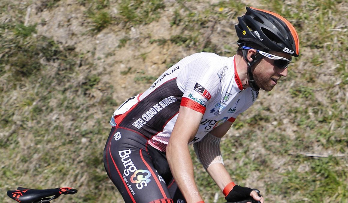 Jordi Simón (Burgos BH), ingresado en la UCI tras chocar con el coche de Katusha