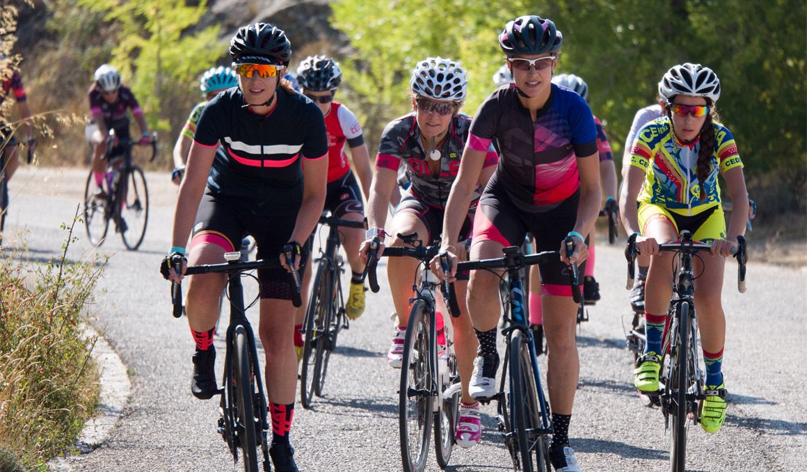 Rapha W100 by Canyon: ciclismo en clave femenina