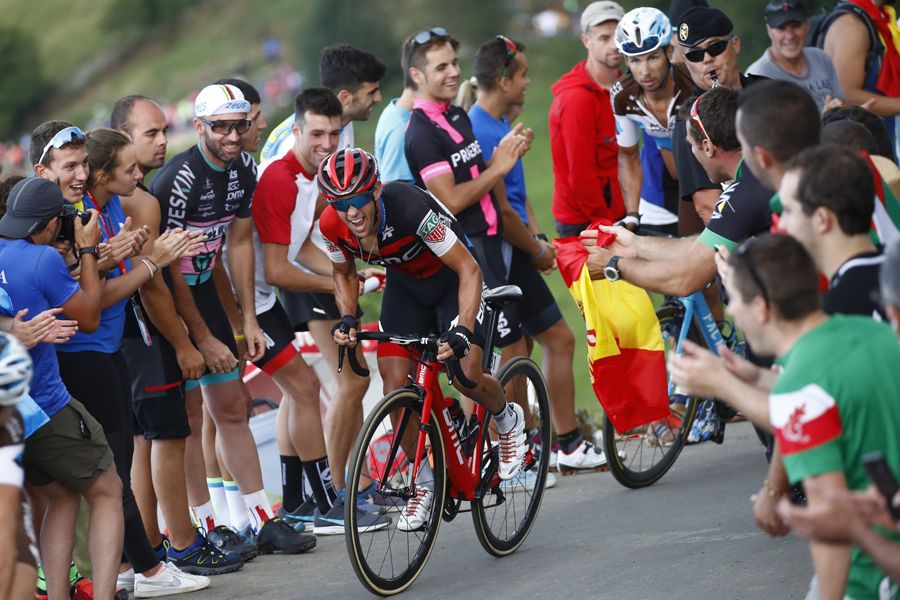 Richie Porte, en acción durante la etapa de la Vuelta 2018 con final en Les Praeres de Nava. 