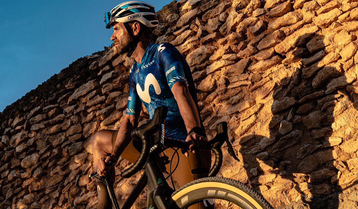 Movistar Team crea un equipo de gravel, en el que correrá Alejandro Valverde