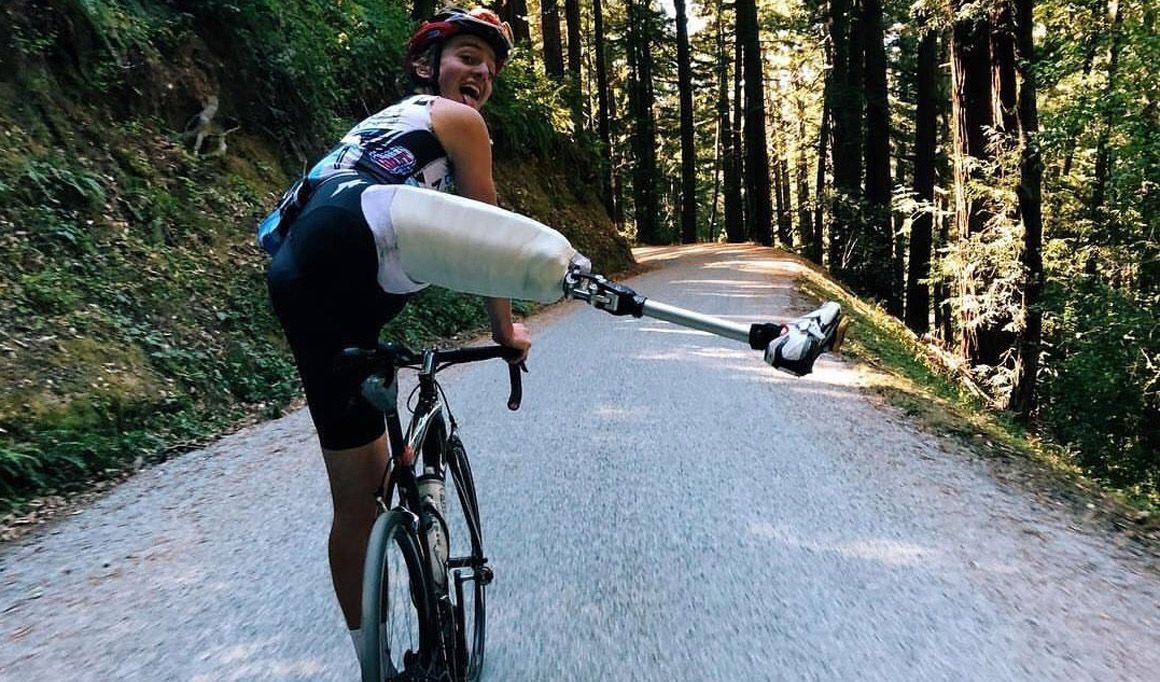 Adrien Costa vuelve a sonreír sobre una bici