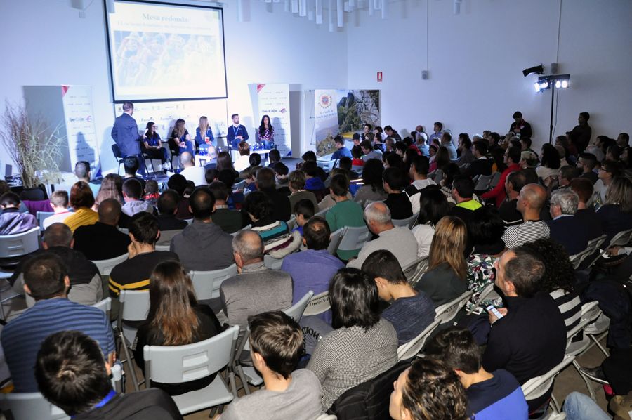 El ciclismo, un deporte cargado de valores que se rinde ante los éxitos de la élite femenina  