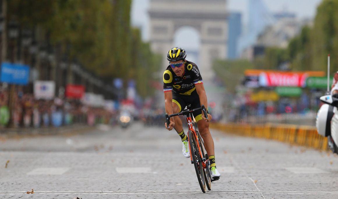 Sylvain Chavanel en los Campos Eliseos de París, durante la última etapa del Tour de Francia 2018, la última de las 369 que ha disputado, en 18 ediciones, en la Grande Boucle.