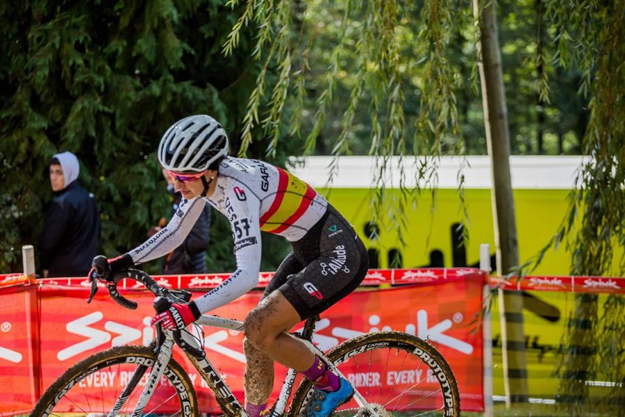 Aída Nuño hace historia en la Copa del Mundo de Ciclocross