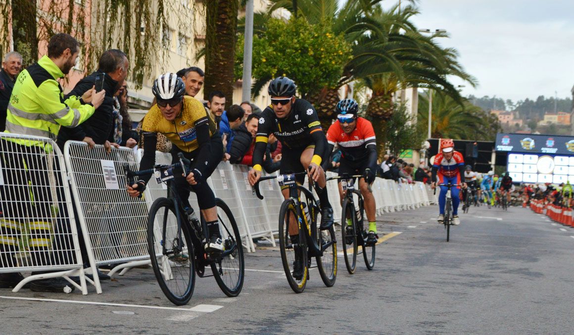 Perico y Pereiro se lucen en el Criterium Vellas Glorias de Boiro