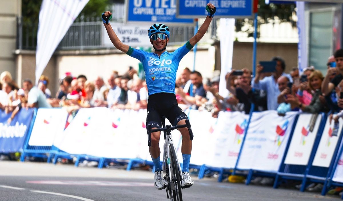 Aplastante victoria de Lorenzo Fortunato (Eolo Kometa) en la segunda etapa de la Vuelta a Asturias 2023