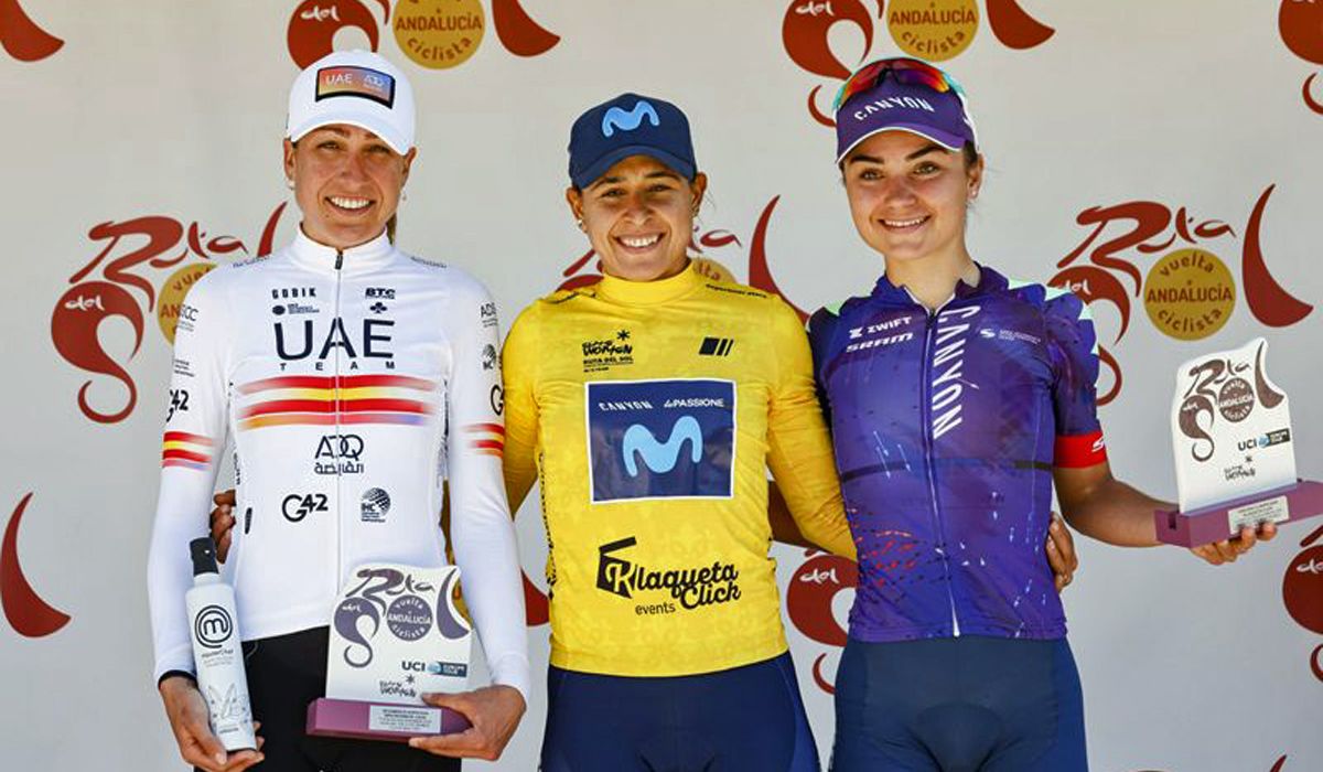 Podio final de la I Vuelta a Andalucía femenina, con Arlenis Sierra, Mavi García y Ricarda Bauernfeind