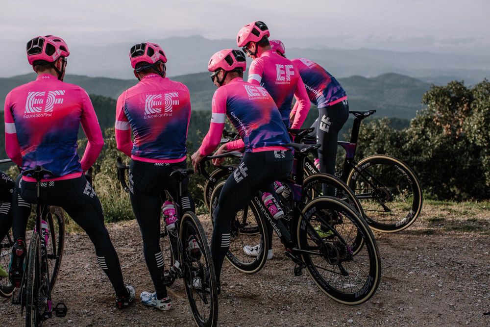 Rapha acaba con el 'misterio': la nueva equipación del EF Education First Pro Cycling