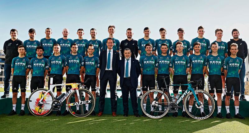 Foto de familia del Equipo Kern Pharma 2023 Foto de familia del Equipo Kern Pharma 2023