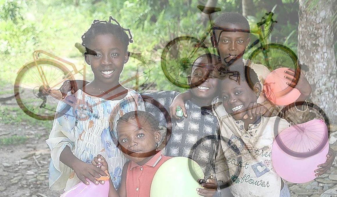 Dona la bici que no usas para los jóvenes de Guinea