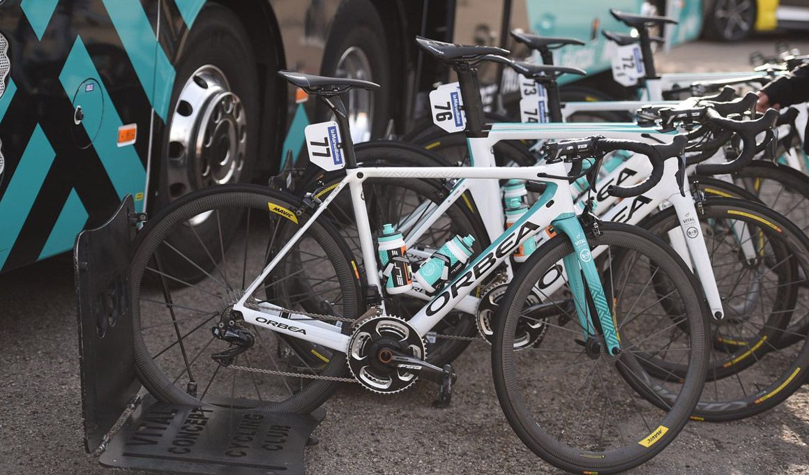 Vuelta a Andalucía: roban doce bicicletas al Vital Concept