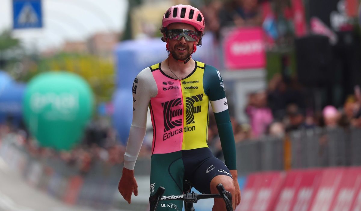 Exhibición de Ben Healy (EF Education EasyPost) en la octava etapa del Giro