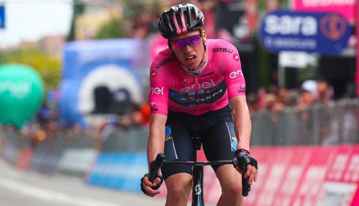 Leknessund (Team DSM) no se dejó ni un gramo de fuerza para defender la maglia rosa Leknessund (Team DSM) no se dejó ni un gramo de fuerza para defender la maglia rosa