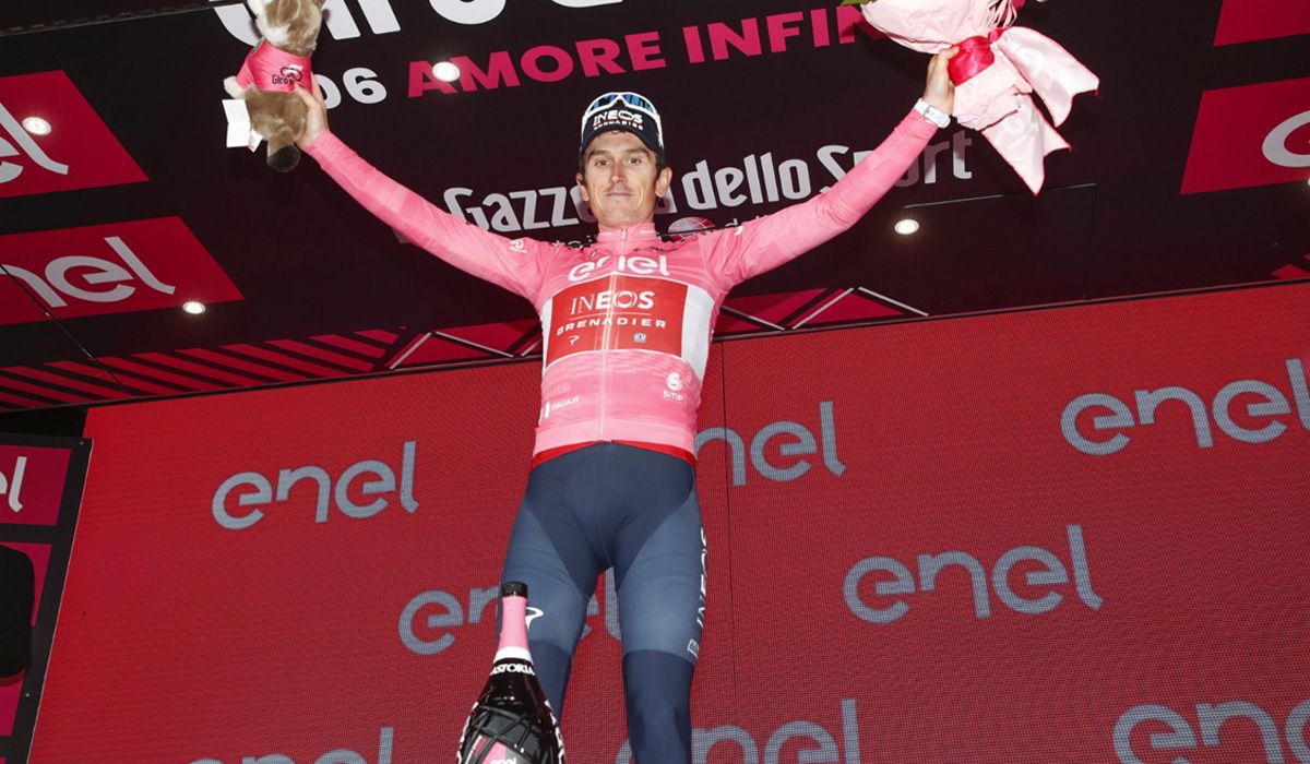 Geraint Thomas recupera la maglia rosa