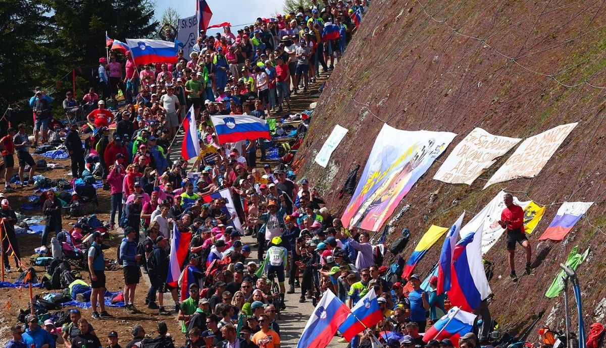 Los eslovenos inundaron la cronoescalada para emocionarse con el triunfo de su Roglic Los eslovenos inundaron la cronoescalada para emocionarse con el triunfo de su Roglic