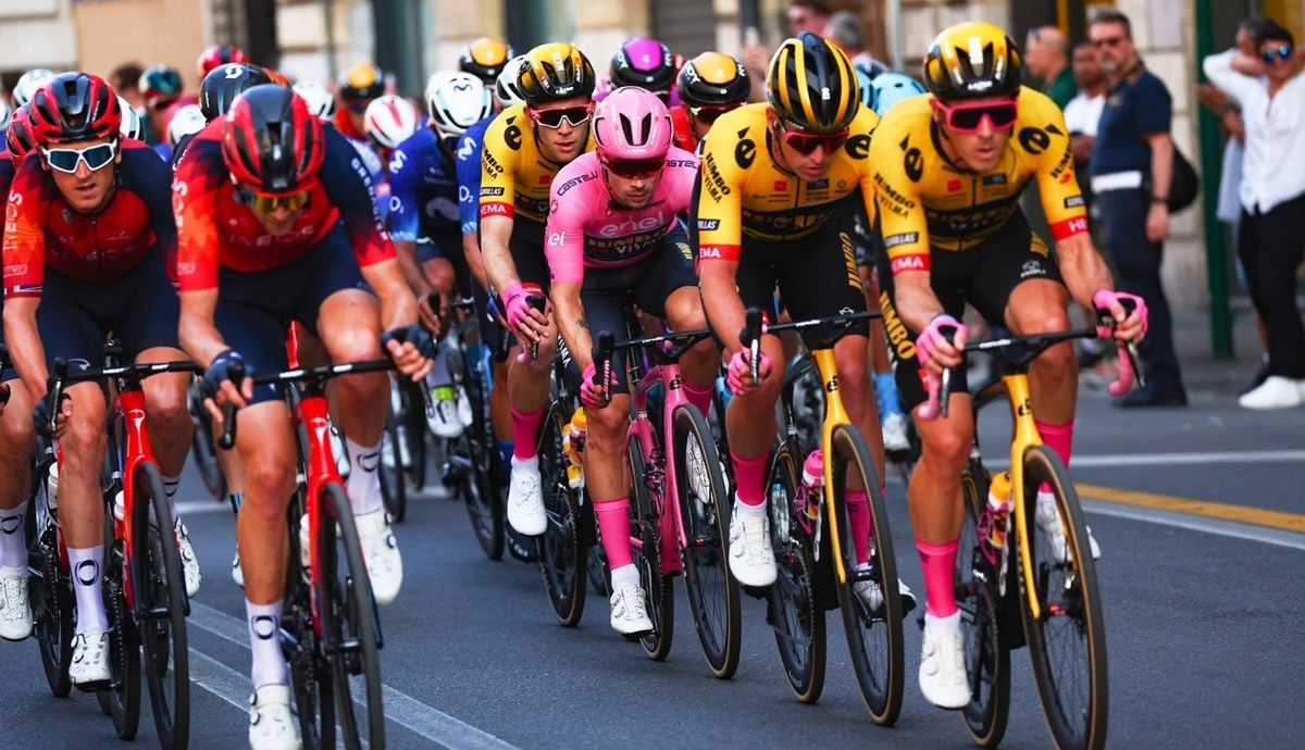 INEOS Grenadiers y Jumbo Visma, mano a mano hasta en los últimos kilómetros del Giro