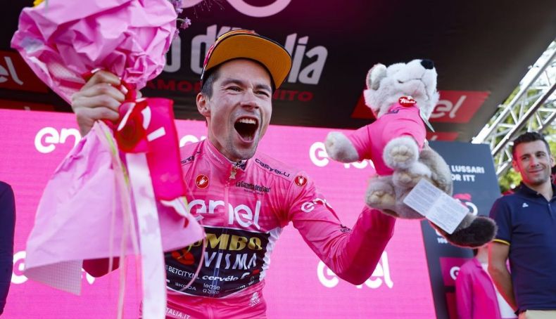 primoz roglic jumbo visma ya tiene un rosa con el que acompanar sus tres maillots rojos