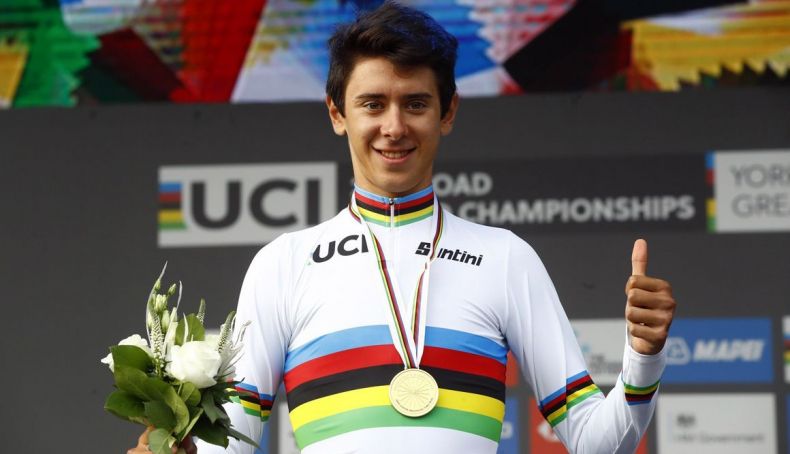 5d88eeca0de694854b349453 antonio tiberi campeon mundo junior cri pese a tener que cambiar bici