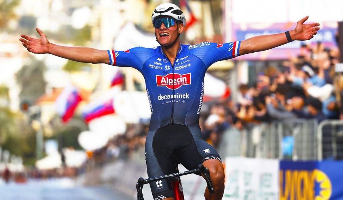 Mathieu van der Poel celebrando su victoria en la Milán San Remo