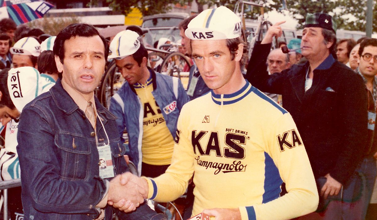 Txomin Perurena con el periodista Francisco Chico Pérez, en una imagen de la década de los 70.