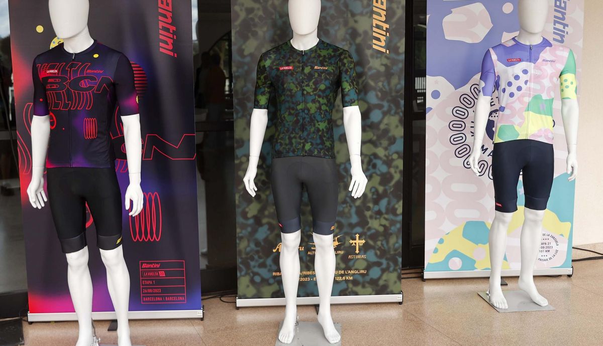 SANTINI La Vuelta23 Jersey Presentation phcredit Sprint Cycling Agency 2 SANTINI La Vuelta23 Jersey Presentation phcredit Sprint Cycling Agency 2