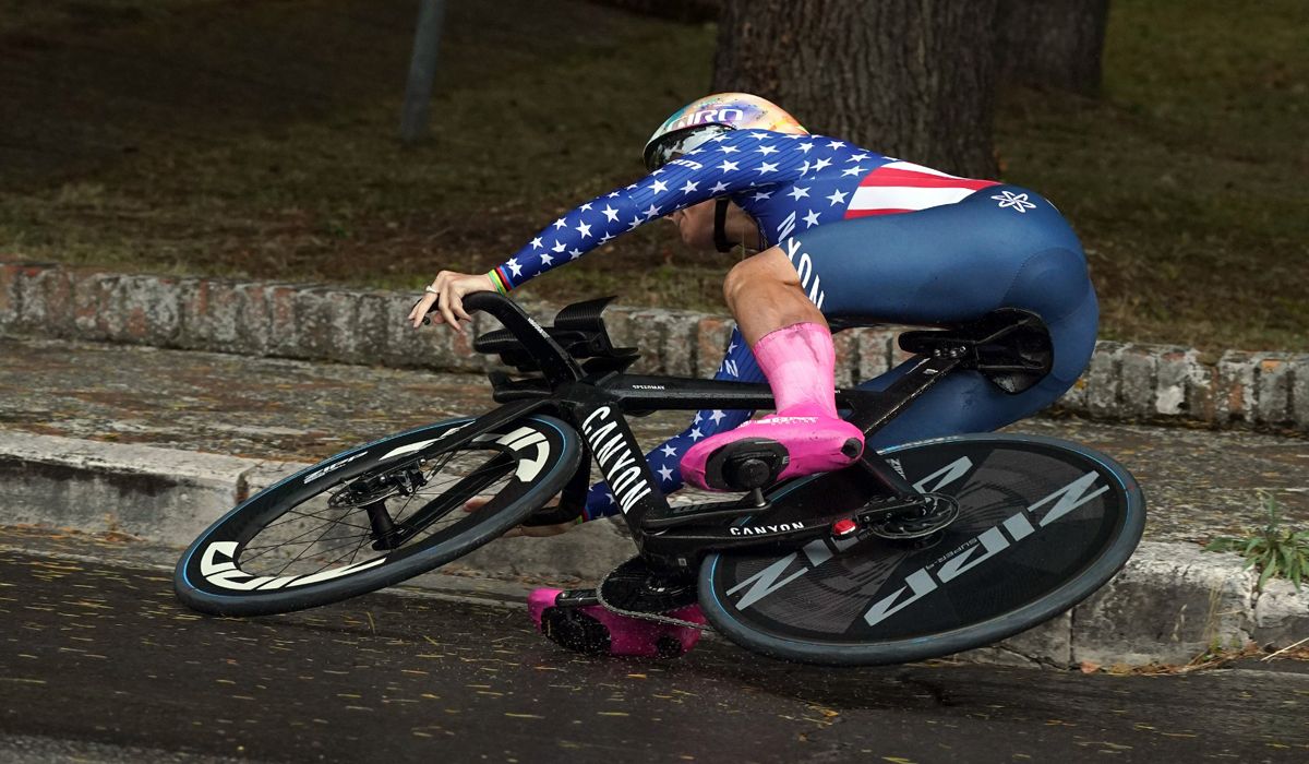 Chloe Dygert, una de las ciclistas que se cayeron en el peligroso trazado en Chianciano