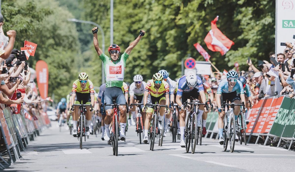 Jhonatan Narváez, victoria y liderato en el Tour de Austria